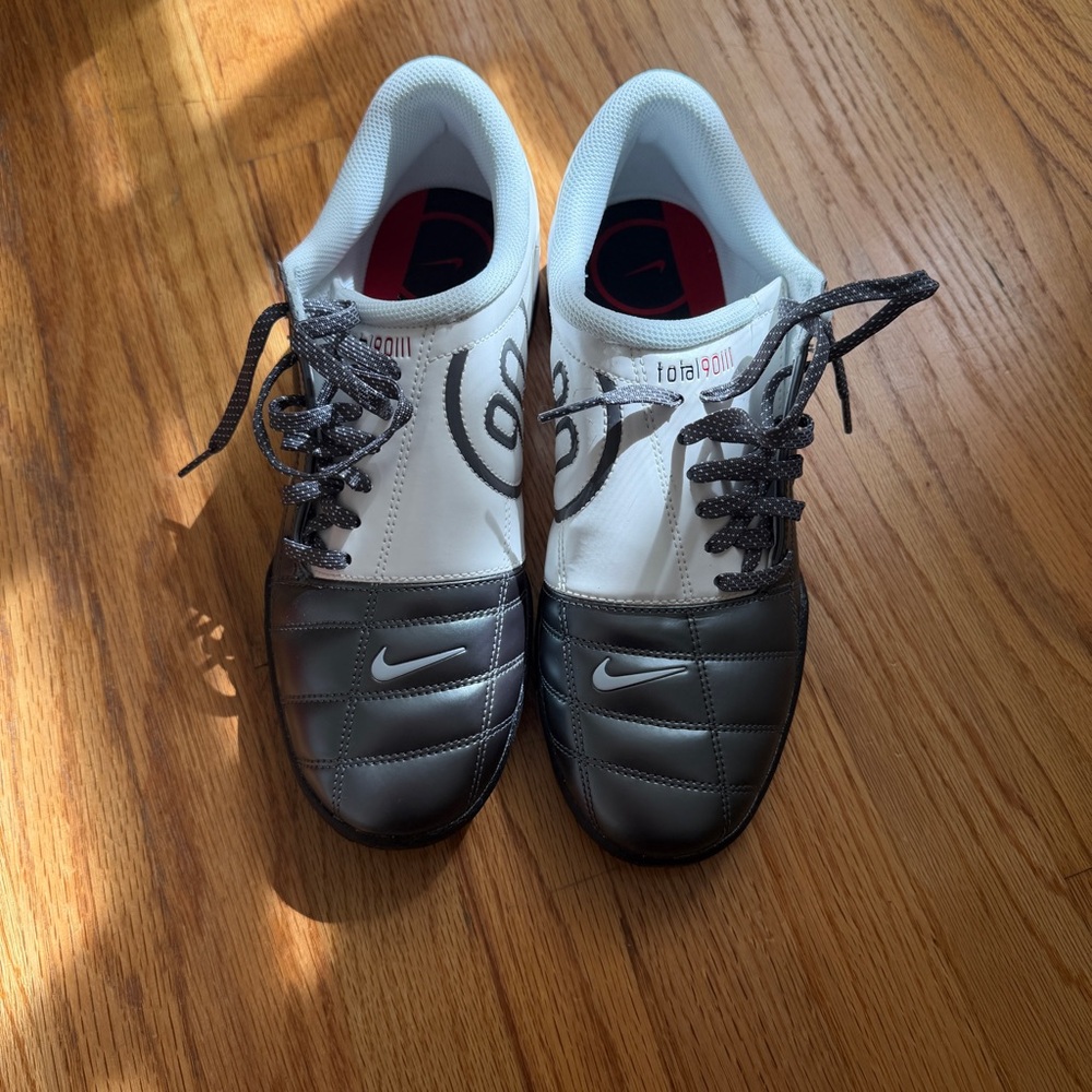 Nike Total 90 - Men’s 9/Women’s 10.5